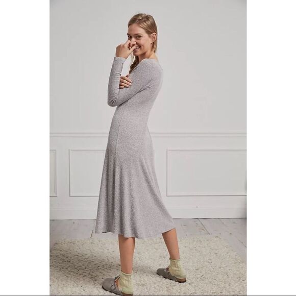 NEW Anthropologie Saturday Sunday Charla Gray Ruched V-Neck Midi Dress X-Small - Picture 2 of 3